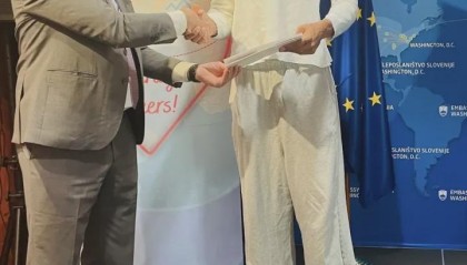 爱游戏体育登录入口-入籍了！正式联手东契奇！你好，NBA首轮秀！
