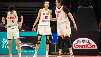 爱游戏体育官方入口-中国女篮vs捷克前瞻：张子宇王思雨率队死磕劲敌 赢球即晋级